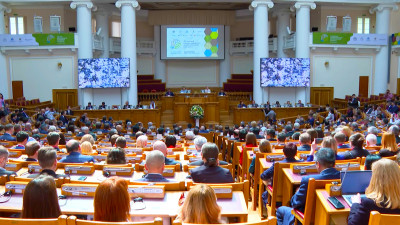 Новый день экологического конгресса в Петербурге посвятили совместимости человека и планеты