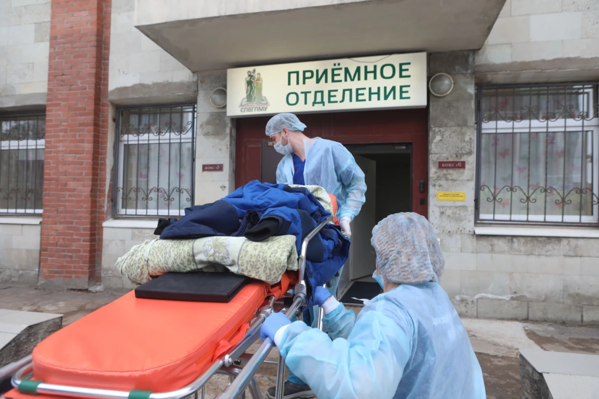 В Педиатрическом университет в ночь на 9 мая спасли беременную 17-летнюю пациентку - tvspb.ru