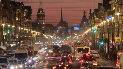 Автоэксперты объяснили петербуржцам, зачем нужны ограничения движения во время праздников