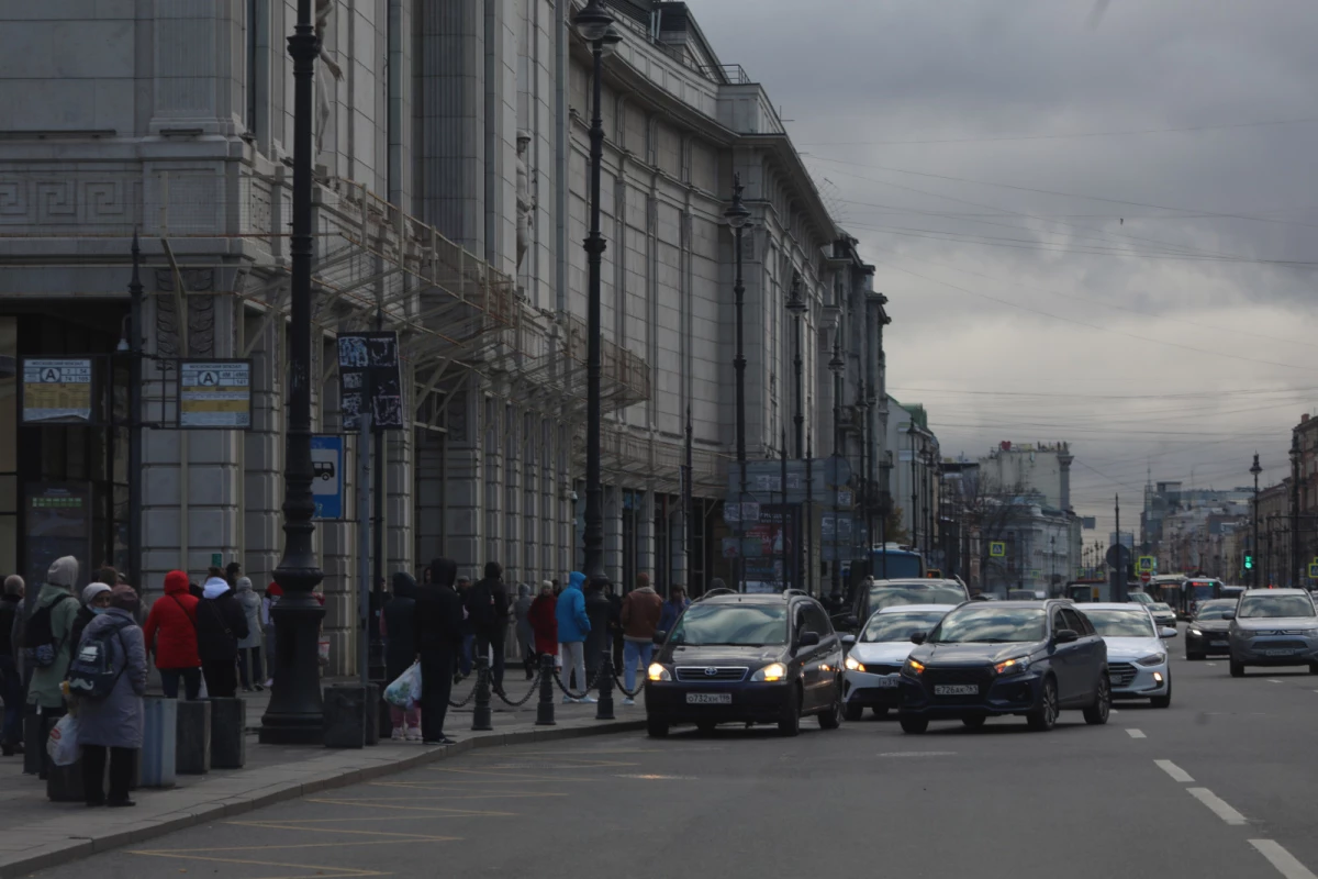 Звонившие из Европы угрожали взорвать «Галерею» в центре Петербурга - tvspb.ru