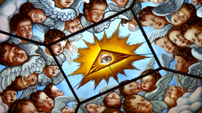 Как были обнаружены сохранившиеся изображения ангелов на кессонах купола Дворцовой церкви