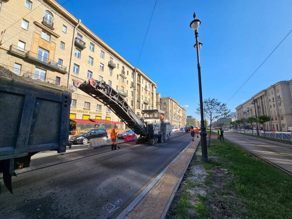 Дорожники постараются как можно быстрее обновить асфальт на Московском проспекте - tvspb.ru