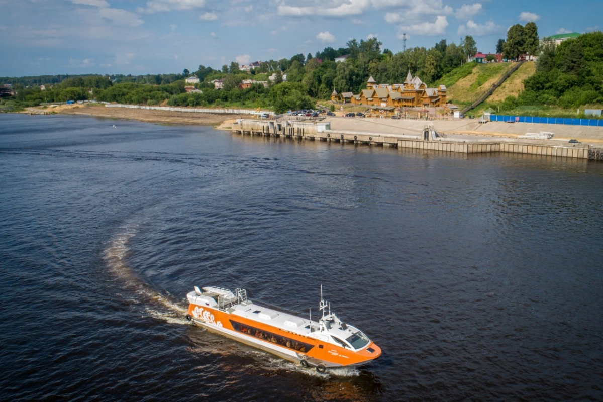 Жители и гости Петербурга смогут воспользоваться мультимодальными маршрутами в Кронштадт и Петергоф - tvspb.ru