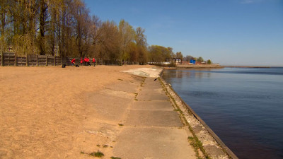 Водоёмы и пляжи Петербурга готовятся к началу летнего сезона