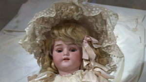 От крестильных кофточек до военных мундиров наследника и княжон — вещи детей императора Николая II в коллекции Эрмитажа