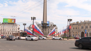 Петербург разноцветный: как украсили город к 320-летию
