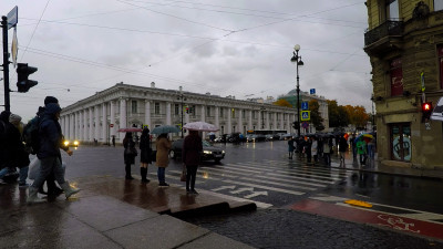 В МЧС петербуржцев предупредили о дождях с грозами и усилении ветра