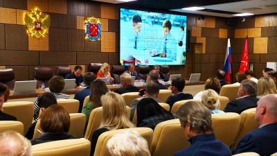 В Невской ратуше представители бизнеса обсудили развитие молодежного предпринимательства