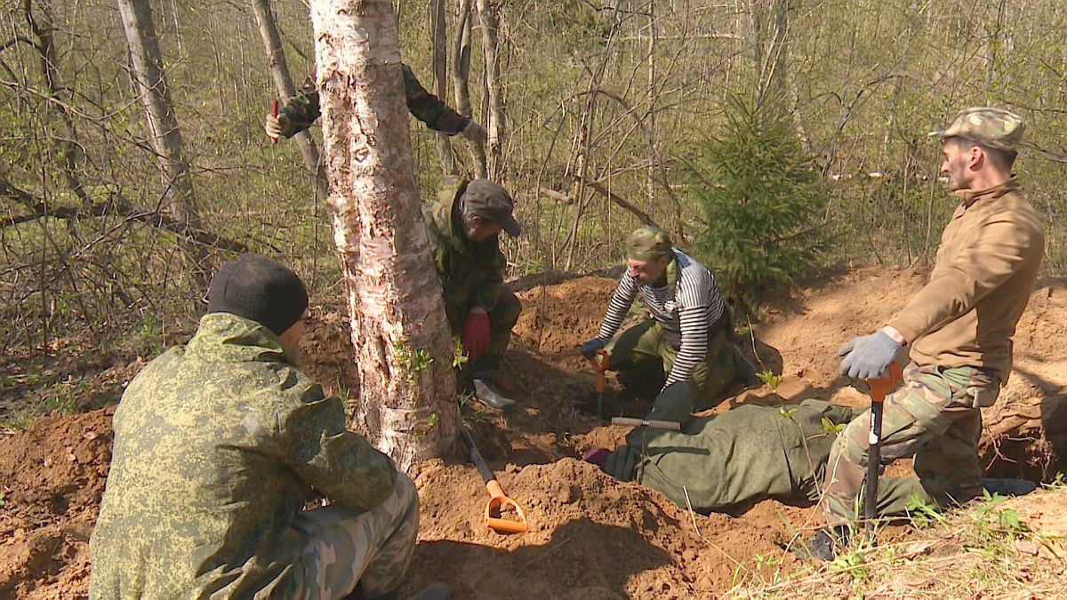 Поисковики на раскопках. Поисковые отряды великой отечественной войны. Поисковые отряды россии. Юнармия куйбышевский район. Поисковые отряды раскопки.