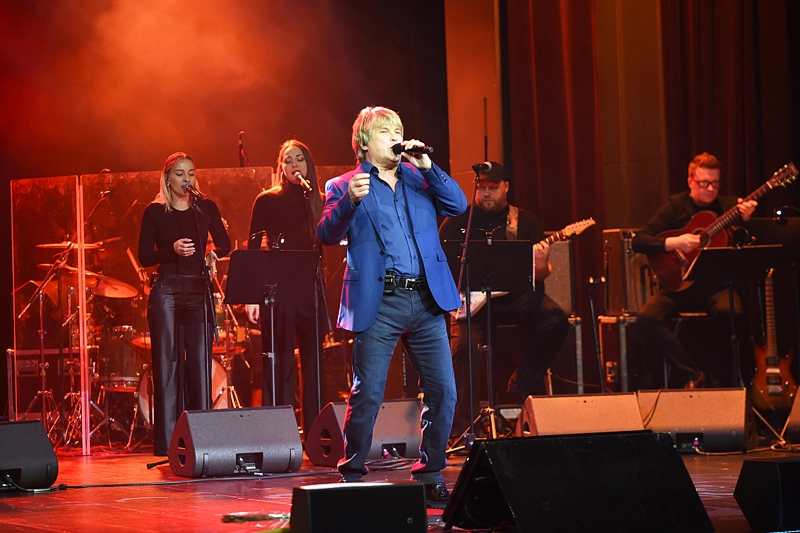 Звезда 90-х и любимец женщин: Алексей Глызин выступит в Петербурге - tvspb.ru