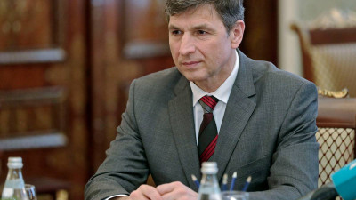 Парламентарии одобрили досрочное прекращение полномочий депутата ЗакСа Алексея Далматова