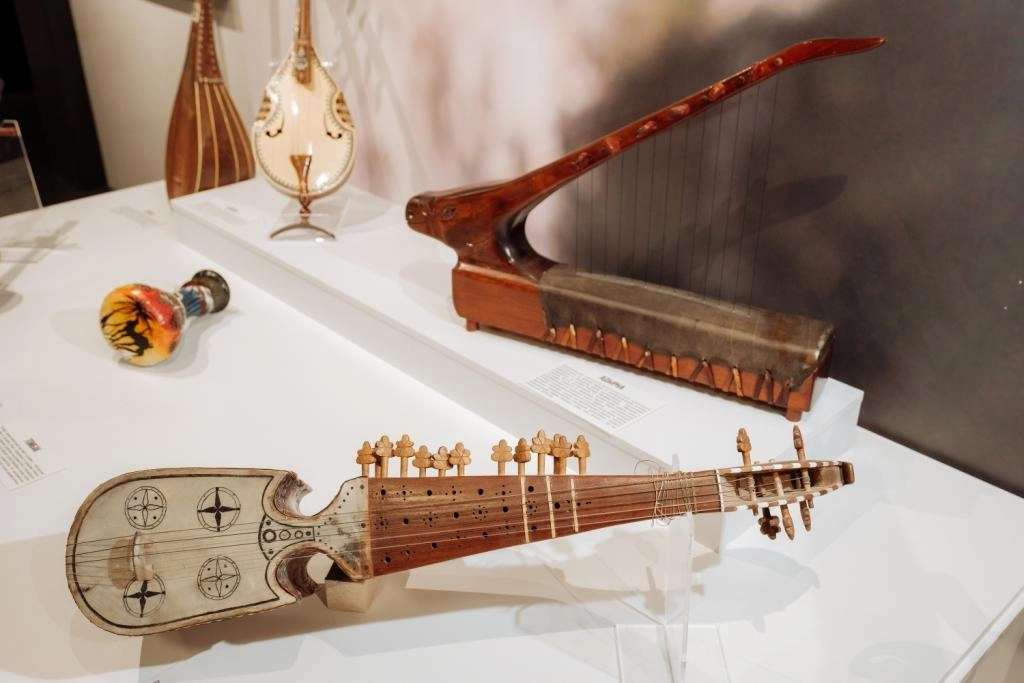 В Шереметевском дворце зазвучит коллекция тюркских музыкальных инструментов - tvspb.ru