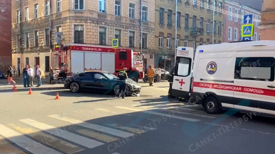 В аварии на 5-й Красноармейской улице серьёзно пострадала женщина