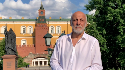 Российский скульптор Салават Щербаков назвал причины сноса памятников на Украине