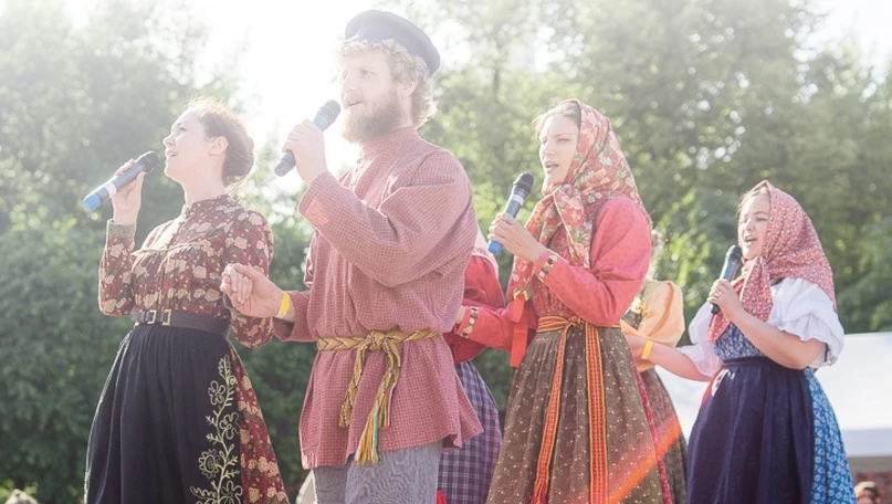 В парке Лопухинского сада состоится праздник народного костюма «Нарядный день» - tvspb.ru