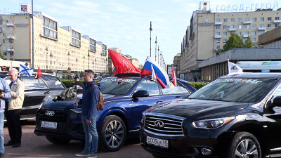 В Петербурге стартовал автопробег «Дорогами Победы»