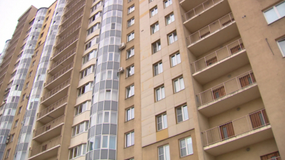 В Мурино 16-летняя студентка выпала из окна 5 этажа