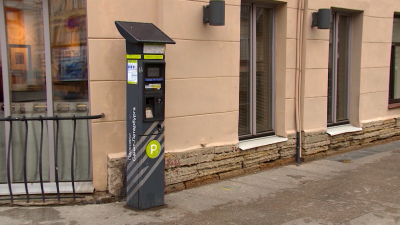 Петербуржцы вновь могут оплатить парковку с помощью СМС