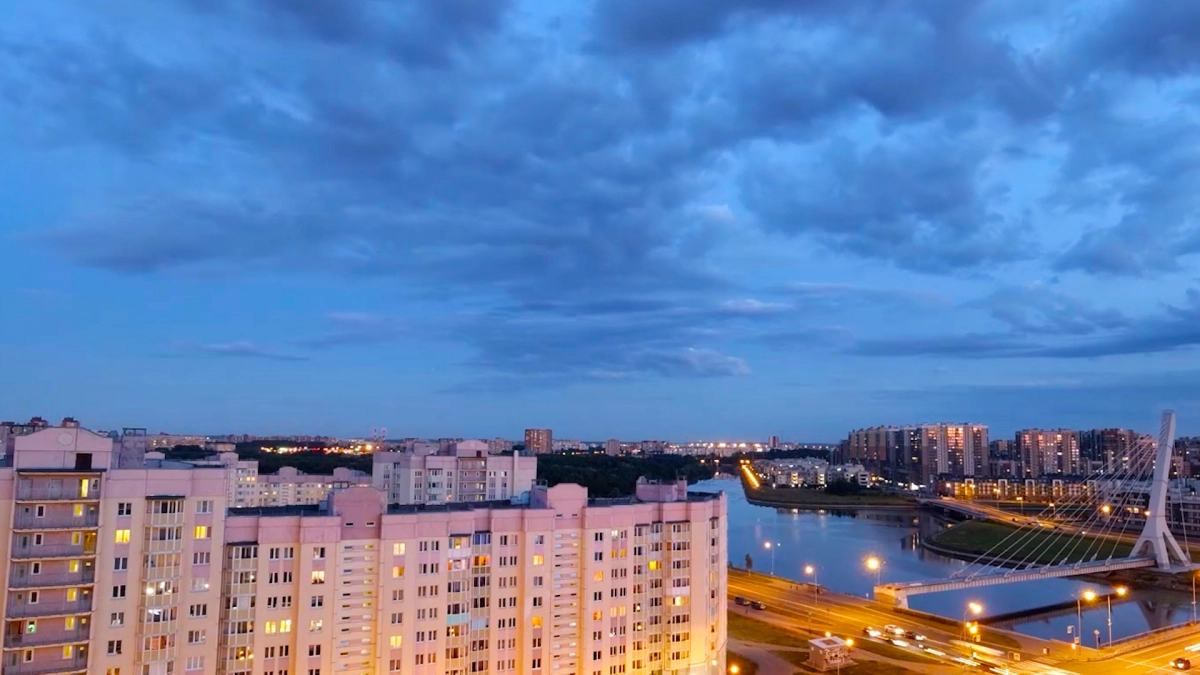 Петербуржцы стали свидетелями редкого атмосферного явления, увидев серебристые облака - tvspb.ru