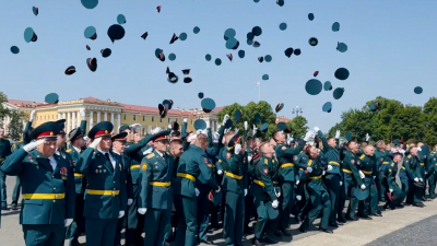 На Дворцовой площади состоялся выпуск офицеров Росгвардии