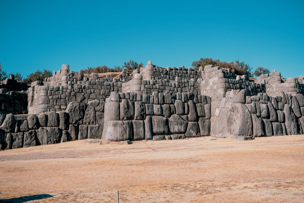 Ученые выяснили, зачем тысячу лет назад в Перу построили гигантскую стену - tvspb.ru
