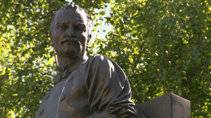 Лошадку верните на место: тайны, интриги и настоящие преступления на фоне идиллии в Саду Академии художеств