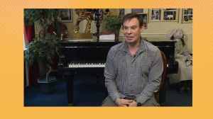 Контрастный душ, плотный завтрак и настоящая улыбка. Рецепт идеального утра от актёра, режиссёра Ефима Шифрина