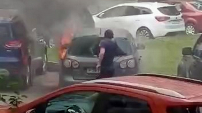 Появилось видео невероятного спасения ребенка из горящего авто в Подмосковье