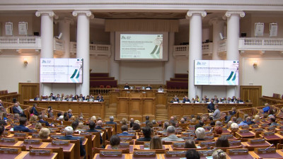 В Петербурге открылся международный онкологический форум «Белые ночи 2023»