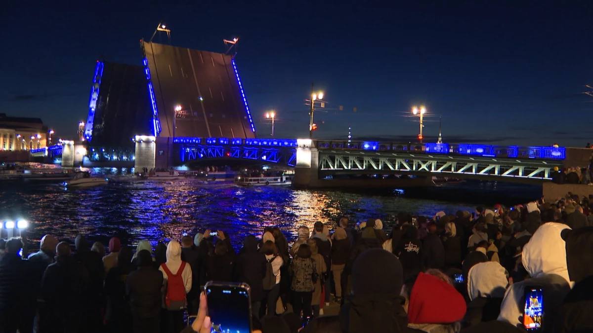 Дворцовый мост разведут под гимн России - tvspb.ru