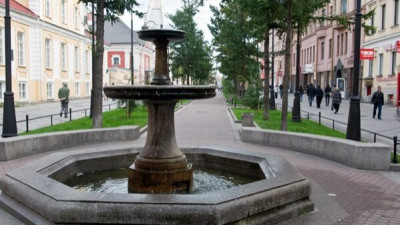 На пешеходной линии Васильевского острова сломался фонтан