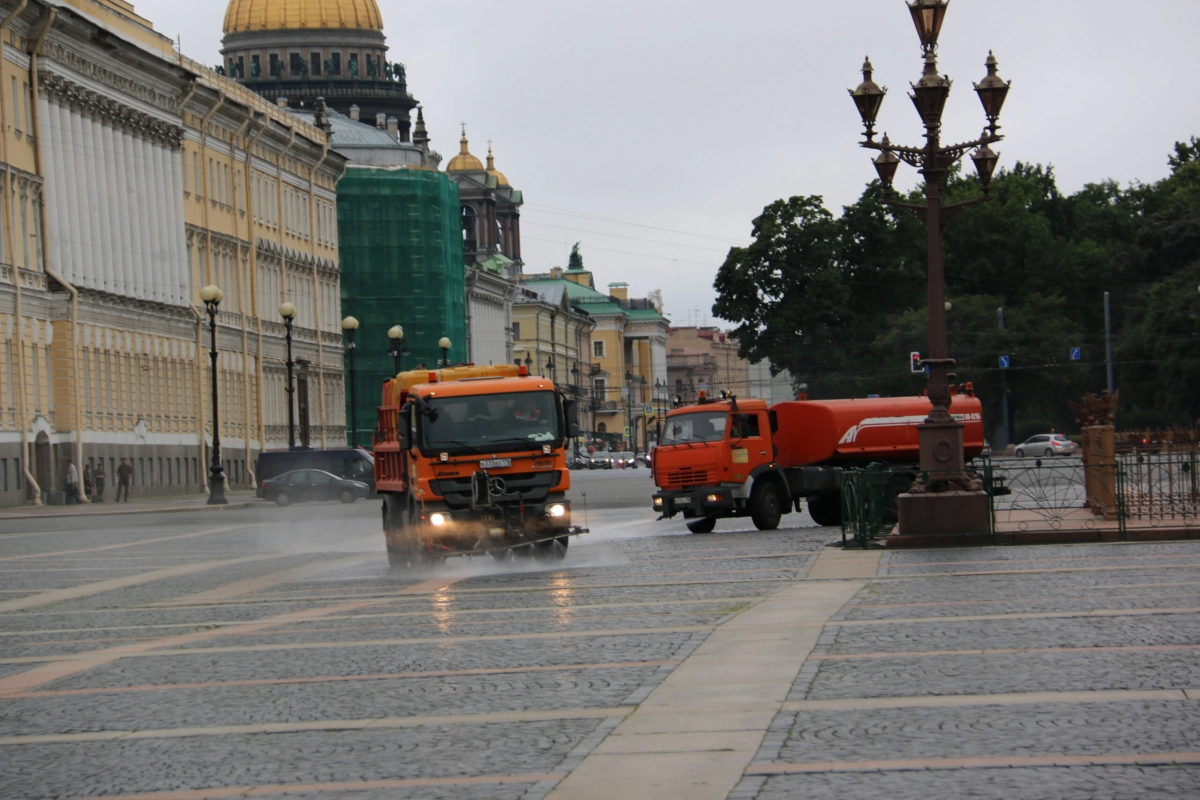 Дорожники и садовники Петербурга будут работать в усиленном режиме до утра понедельника - tvspb.ru