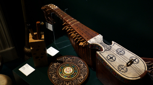 Выставка тюркских музыкальных инструментов в Шереметевском дворце