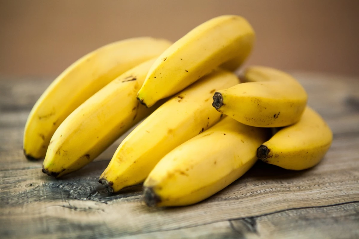 Два неожиданных совета, как использовать банановую кожуру в кулинарии - tvspb.ru