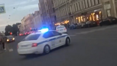 В Петербурге 6 экипажей ДПС пытались остановить иномарку