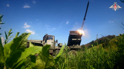 Минобороны показало кадры ударов ВС РФ по противнику на Купянском направлении