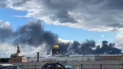 «Черный» пожар на улице Салова разросся до тысячи квадратных метров