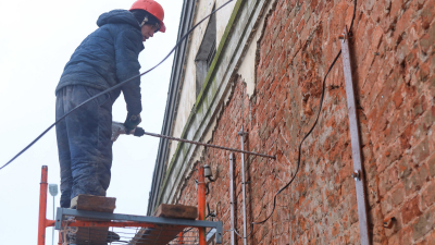 В Петербурге на 13% выросли зарплаты строителей