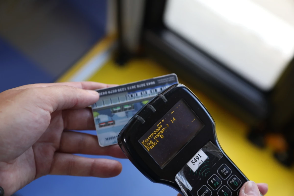 98% пассажиров общественного транспорта Петербурга оплачивают проезд электронными способами - tvspb.ru