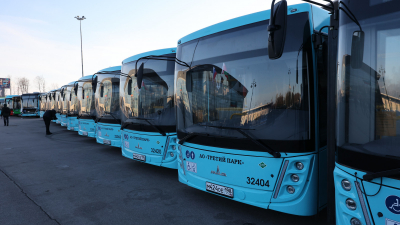 Доходы от перевозок пассажиров общественным транспортом в Петербурге превысили 25 млрд рублей