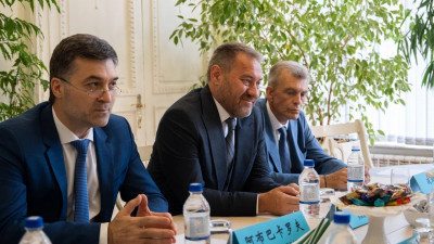 Петербург обсудил с делегацией из КНР развитие торгово-экономического сотрудничества