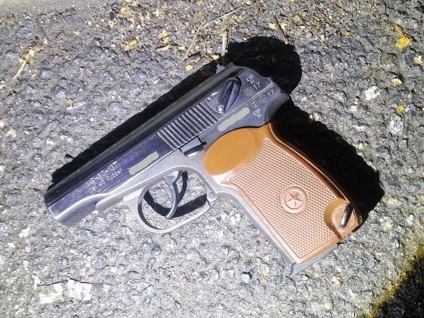 Петербуржец размахивал пистолетом на улице и получил за это 2 года - tvspb.ru