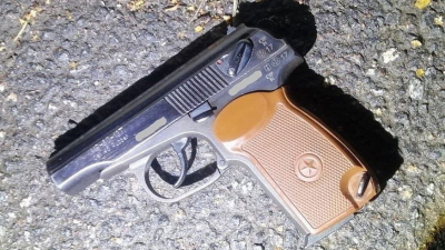 Росгвардейцы поймали на Будапештской улице ночного гуляку с пистолетом