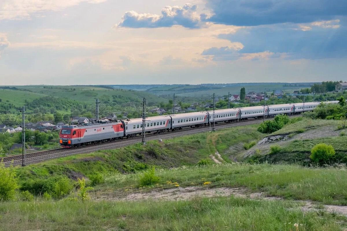 Поезд из Петербурга в Евпаторию остановили в пути из-за ЧП в Крыму - tvspb.ru