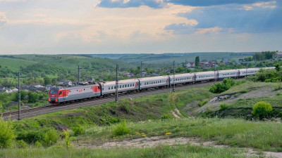 Поезд из Петербурга в Евпаторию остановили в пути из-за ЧП в Крыму