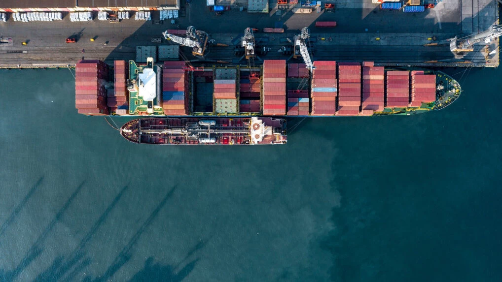 В Петербурге морское судно впервые заправили топливом из отработанного фритюрного масла - tvspb.ru