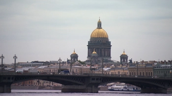 Тепло, облака, гроза и снова холод: каких перепадов ждать от погоды в Петербурге с 4 мая