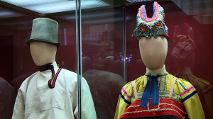 Узоры со смыслом: зашифрованные знаки в мужской и женской одежде народов Евразии на выставке в Этнографическом музее