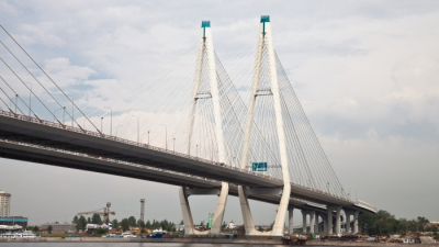 С 4 по 9 июля перекроют две полосы КАД у вантового моста