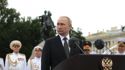 Владимир Путин примет Главный военно-морской парад в Петербурге и Кронштадте